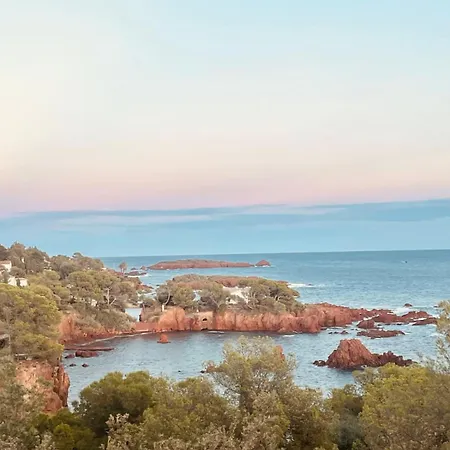 Magnifique Climatise Avec Vue Ref Les Calanques Saint-Raphaël